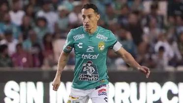 Andrés Guardado con Pumas