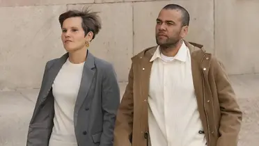 Dani Alves y su abogada Inés Guardiola en los tribunales