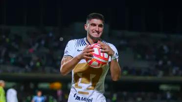 Gustavo del Petre con Pumas