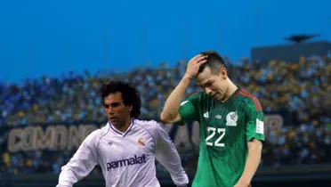 Hirving Lozano disputando un partido con la Selección Mexicana
