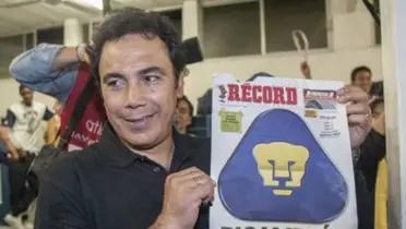 Hugo Sanchez con Pumas