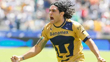 Martín Bravo festejando un gol con Pumas