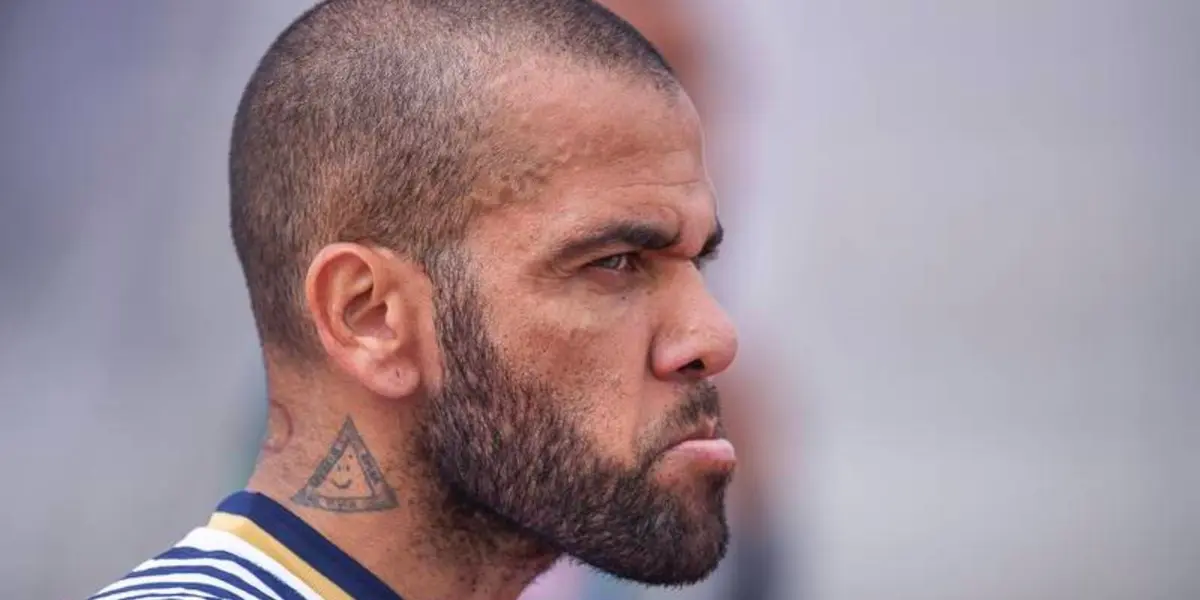 Conoce la única condición con la que saldría Alves de Pumas en plena temporada.