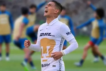 Favio Álvarez aún tiene contrato con Pumas y un problema en Argentina lo traería de vuelta a jugara la Pedregal