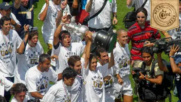 José Luis Lépez "Parejita" levantando el trofeo