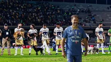 Jugadores de Pumas y Lema/FOTO: Récord 