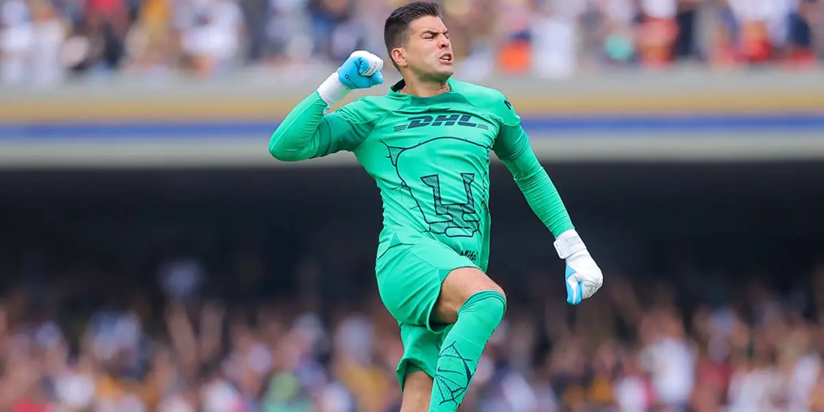 Julio González con los Pumas