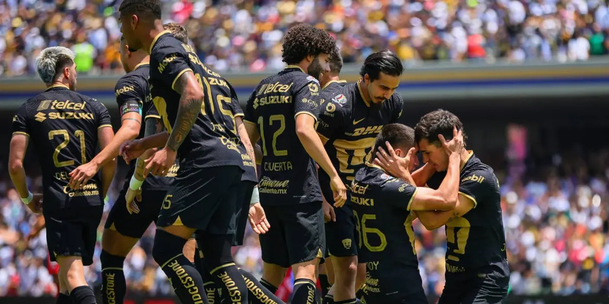 Pumas festejando un gol en Ciudad Universitario